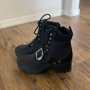 Steve Madden Nayra ankle platform booties black